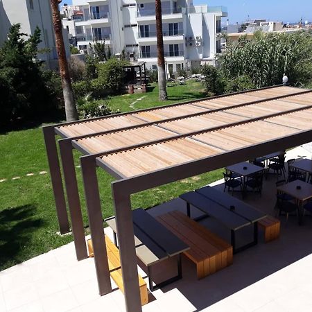 Icarus Hotel Kalamaki  Ngoại thất bức ảnh
