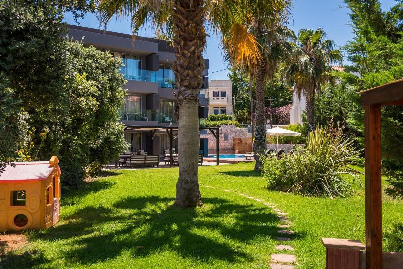Icarus Hotel Kalamaki  Ngoại thất bức ảnh