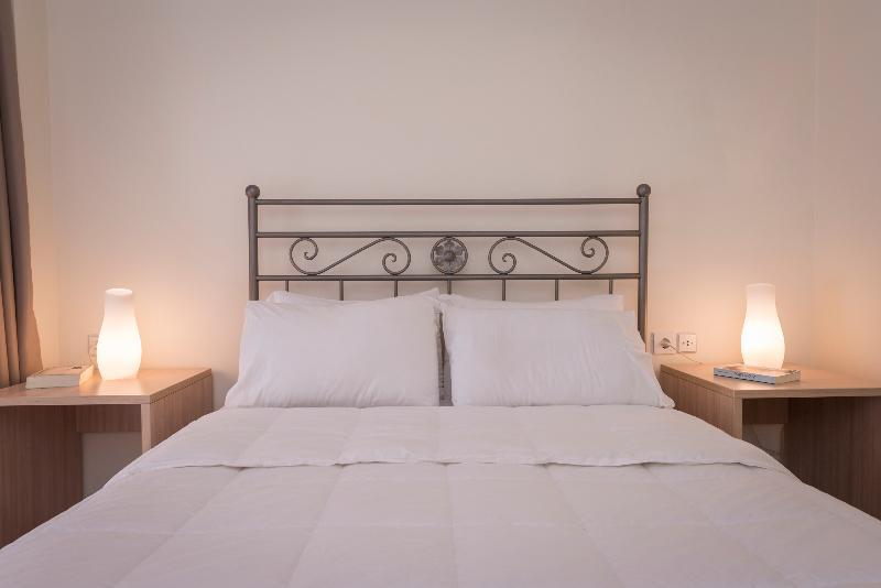 Icarus Hotel Kalamaki  Ngoại thất bức ảnh