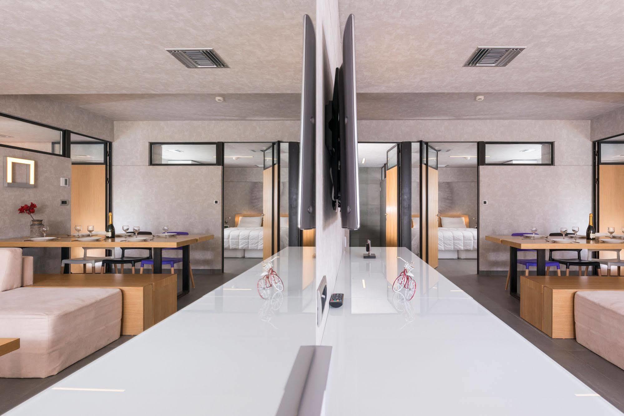 Icarus Hotel Kalamaki  Ngoại thất bức ảnh