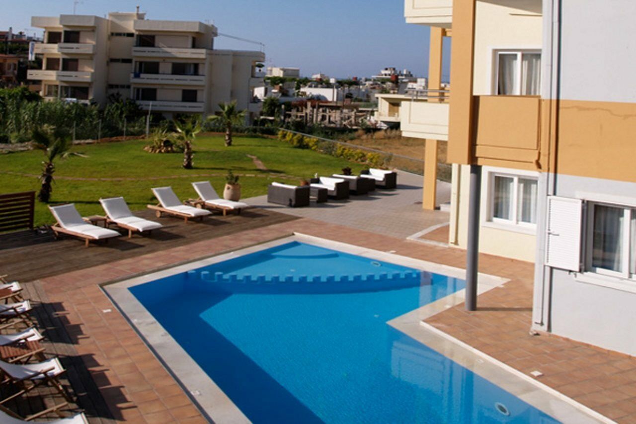 Icarus Hotel Kalamaki  Ngoại thất bức ảnh